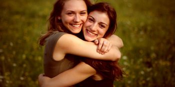 Çok Yakın Bir Arkadaşa Sahip Kadınların Asla Terapiste İhtiyaç Duymamasının 16 Sebebi