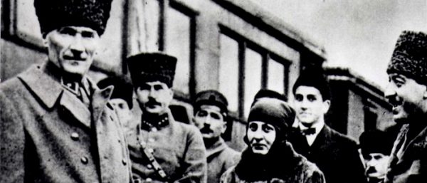 13. Mustafa Kemal’le birlikte