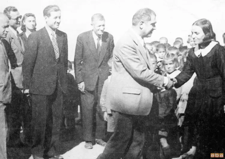 4. Ve çavdarın dibinde toprağa çocuklayıp