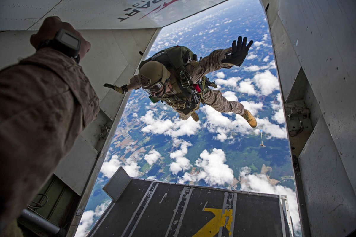 Perfectly-Timed-Military-Photos-34