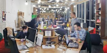 Ajans Çalışanı Bir Sevgiliye Sahip Olmanın Hayatınıza Katacağı 15 Güzide Şey