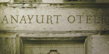 Bunalım Edebiyatının Başarılı Örneği Kült Roman Anayurt Oteli’nden 14 Özel Alıntı