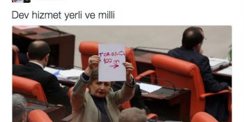 AKP’li Vekilin “Köpekler Giremez” Yazısı Tuttuğu Fotoğrafına Sosyal Medyadan 17 Komik Uyarlama