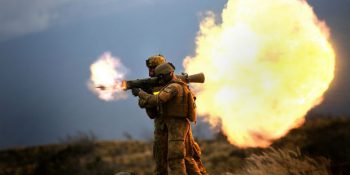 Askeri Operasyonlar Sırasında Çekilmiş ve Bir Film Karesini Andıran 40 Çarpıcı Fotoğraf