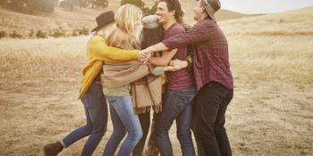 Oğlak Burcu İnsanının Paha Biçilemez Bir Dost Olduğunun 14 Haklı Kanıtı