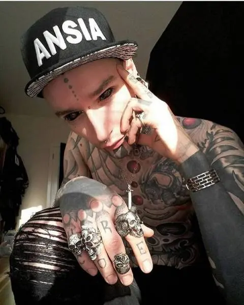 02 dövme piercing
