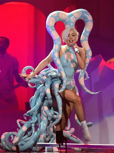 03lady gaga