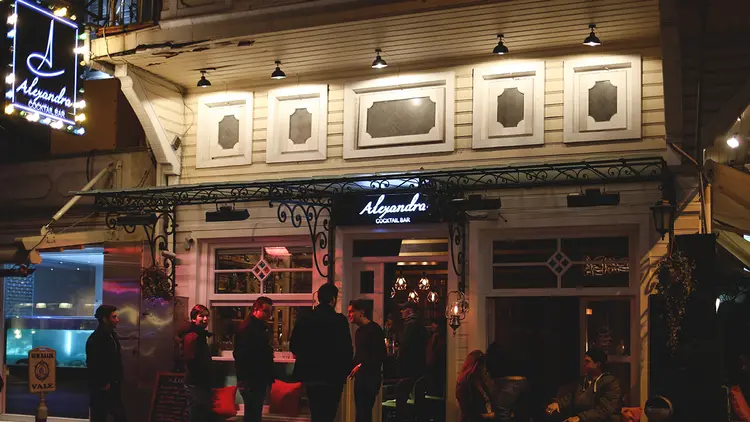 Alexandra-Bar
