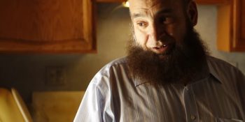 Ölmek Üzere Olan Çocukları Sahiplenip Acılara Karşı Ayakta Duran Adam Mohammed Bzeek