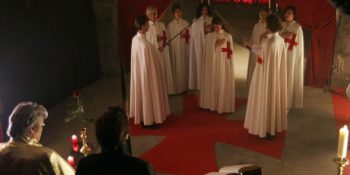 Resmi Olarak 48 Kişinin Toplu İntiharından Sorumlu Gizemli Güneş Tapınağı Tarikatı