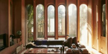 Kırk Yılık Eski Çimento Fabrikasından Yaratılan Harika Bir Ofis ve Ev Konsepti