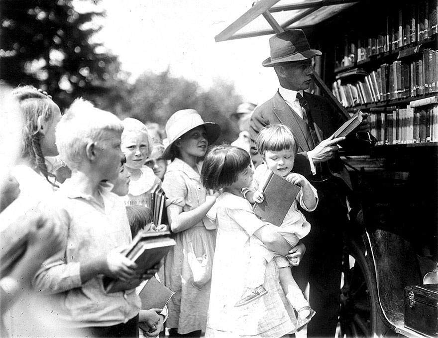 bookmobile-library-on-wheels-67-589836b01225c__880
