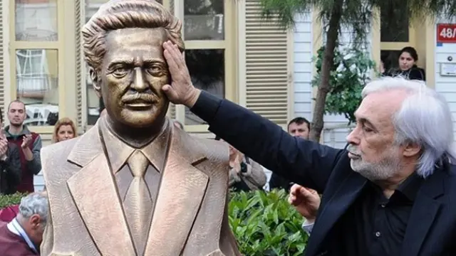 mujdat-gezen-sanat-merkezi-bahcesine-nazim-hikmet-5748185_6121_o