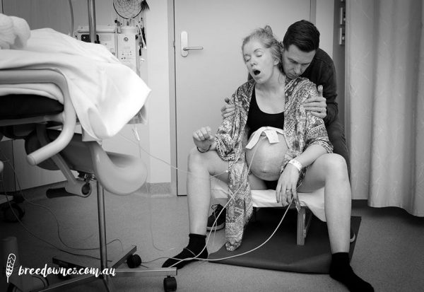 professional-birth-photography-competition-winners-labor-2017-24-58b02bc84d703__880