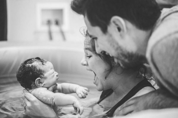 professional-birth-photography-competition-winners-labor-2017-35-58b02be666d42__880