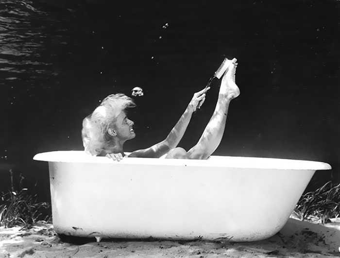 underwater-pinups-photography-1938-bruce-mozert-19-5893278c813ce__700