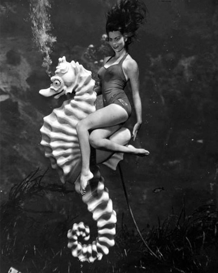 underwater-pinups-photography-1938-bruce-mozert-28-58932fad5f3e2__700
