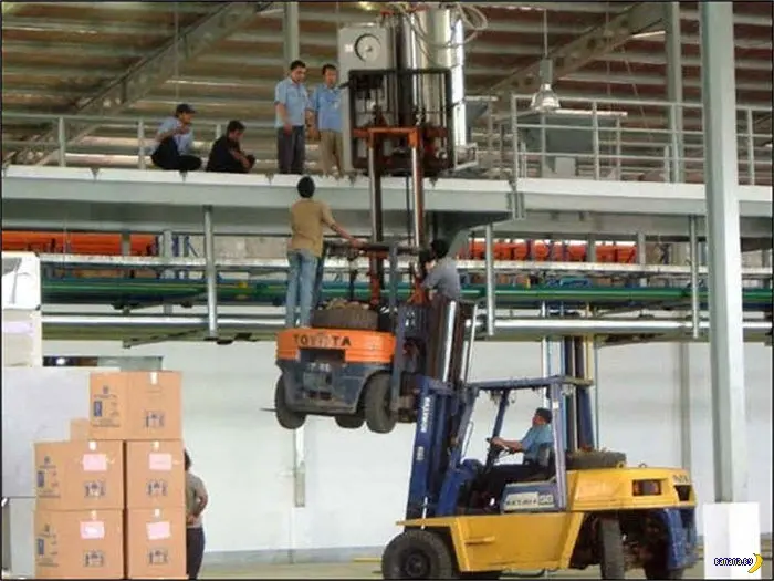 1433408429_workplace_safety_fail_04