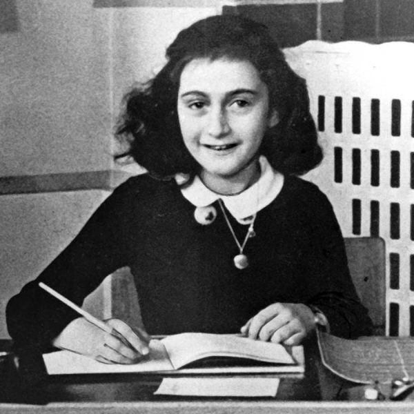 27-Anne-Frank