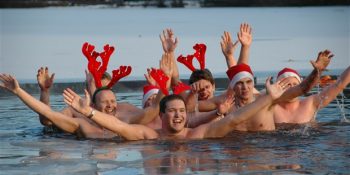 Baktıkça İçimizi Üşüten Buz Gibi Bir İskandinav Geleneği: Ice Swimming