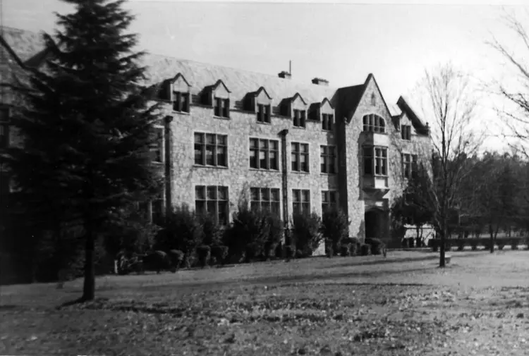 Oglethorpe-004-Hearst-Hall-EDITED