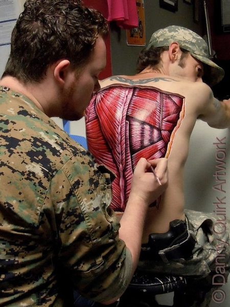 anatomical-body-paintings-danny-quirk-19-58b7ce6ecb15a__700