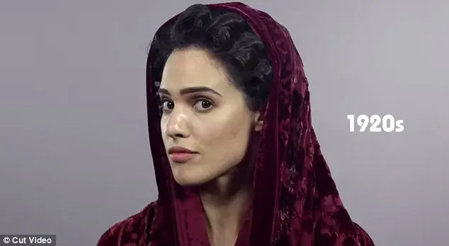 25D8407400000578-2961238-By_the_Twenties_women_are_gaining_greater_freedom_the_hijab_is_a-a-2_1424432856841