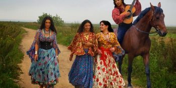 Kültürümüzün ve Dünyanın En Renkli Topluluklarından Çingeneler