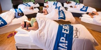 Yorgun Ebeveynlerin Huzur İçinde Uyumak İçin Para Ödedikleri Spor Salonu