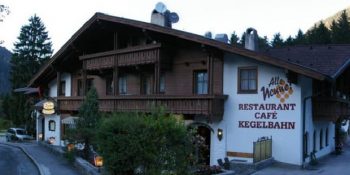 Avusturya’nın Alp Dağları’nda Açık Bulacağınız Tek Restoran: Malatyalı Pizzacı