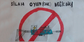 İki İlkokul Öğrencisinden Anne ve Babalara Anlamlı Proje: Silah Oyuncak Değildir