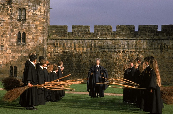 11-locations-used-in-the-harry-potter-films-you-should-visit-with-your-flying-enchanted-ca-417935