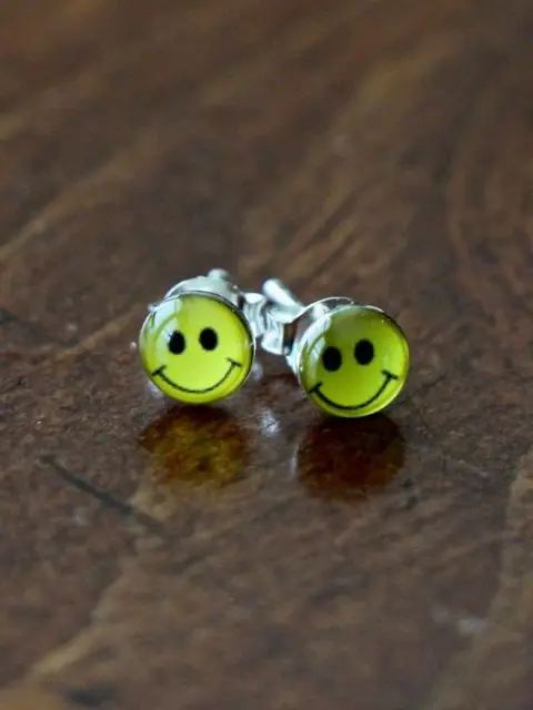 1469021698-1468953410-smiley-face