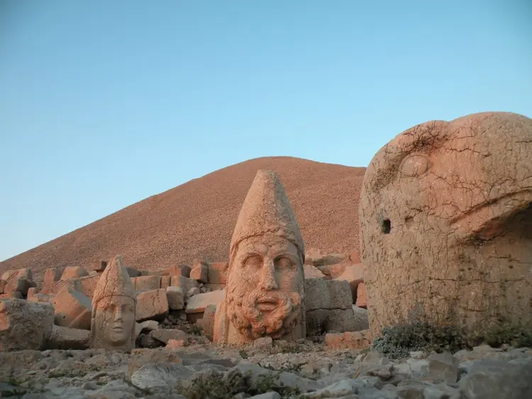 3-nemrut-turkey-1024x768