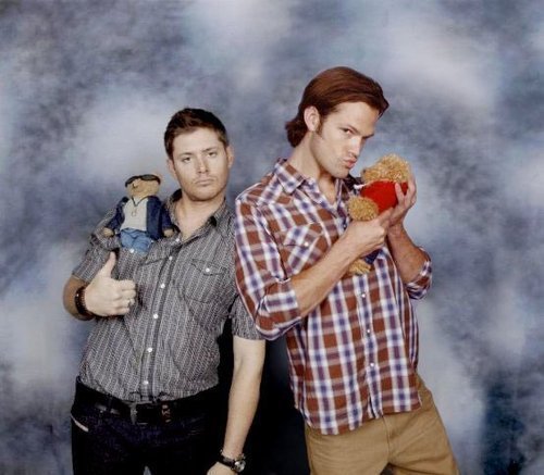 Behind-the-scenes-lol-pics-funny-SPN-supernatural-13941810-500-437