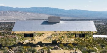 Yanından Geçerken Fark Edemeyeceğiniz, Çölde Serap Etkisi Yaratan Ayna Ev