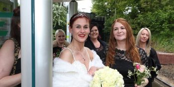 Düğün Törenini Gerçekleştirmek İçin Oldukça İlginç Bir Yer Seçen Gelin ve Damat