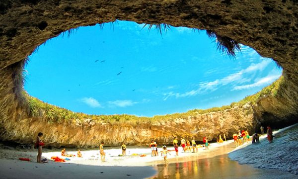 Playa-Del-Amor-Hidden-Beach-Mexico-Marieta-Islands-3