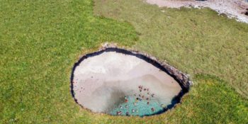 Bir Bombalama Sonucu Keşfedilen Büyüleyici Güzellikteki Saklı Plaj: Playa Del Amor