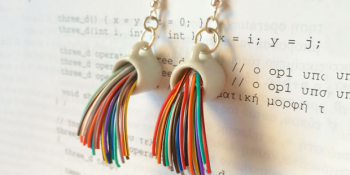 Eski Elektronik Cihazları Aksesuara Dönüştüren Tasarımcıdan 19 Harika Takı