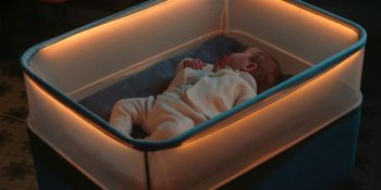 Bebekli Ailelerin Daha Az Yorulmasını Sağlayacak Teknolojik Beşik