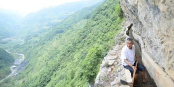 Kendisiyle Dalga Geçenlere İnat, 36 Yıldır Üç Dağı Geçerek Köyüne Su Getiren Adam