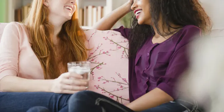 landscape-1454530119-friends-laughing