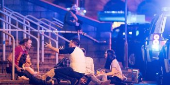 Manchester’da Konsere Gelen Masum İnsanların Canını Alan Korkunç Patlama