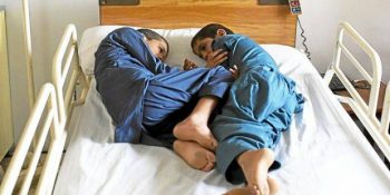 Güneş Batınca Hareket Kabiliyetini Yitiren İki Kardeşin Tuhaf Hikayesi