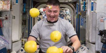 Astronotların Uzayda Ne Kadar Eğlendiğini Gösteren 19 Fotoğraf