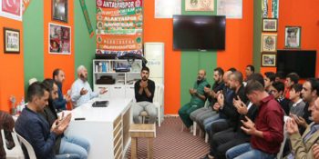 9 Maçta Gol Atamayıp Taraftarların Toplu Duasıyla Gol Kralı Olan Alanyasporlu Futbolcu