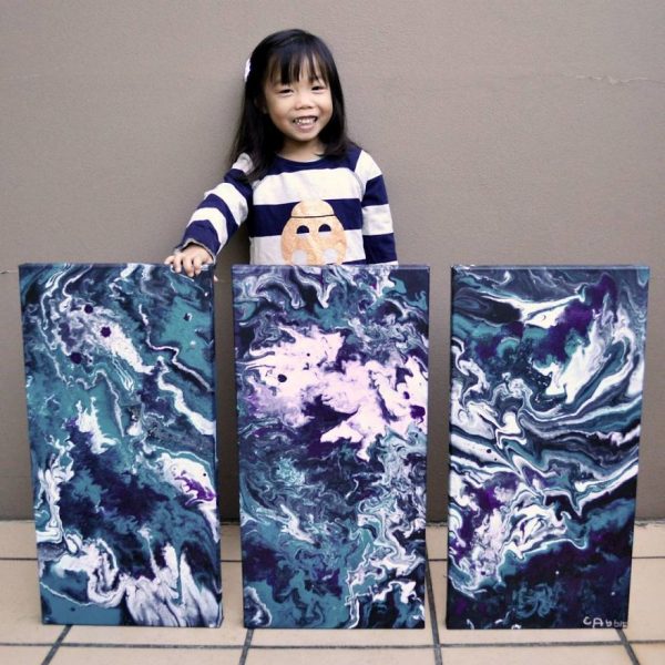 5-year-old-has-donated-over-750-to-charity-by-painting-galaxies-593fcf24a661b__880