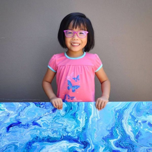 5-year-old-has-donated-over-750-to-charity-by-painting-galaxies-593fe51a570db__880