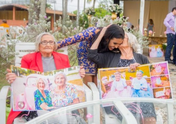 Camila-Lima-captured-the-photos-of-twins-celebrating-their-100th-birthday.-640x451
